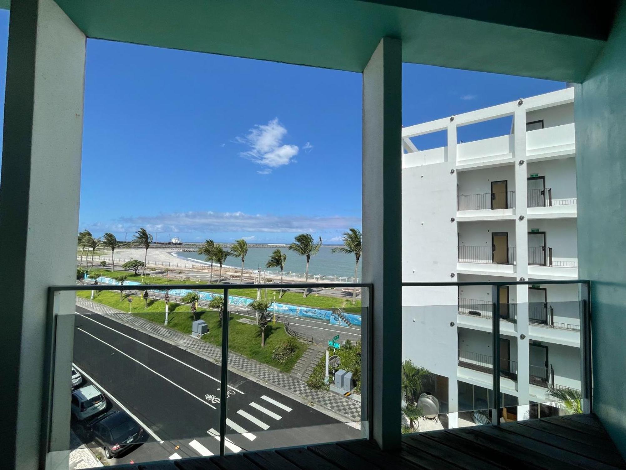 微藍海岸夜市電梯旅宿 Hualien Exterior foto